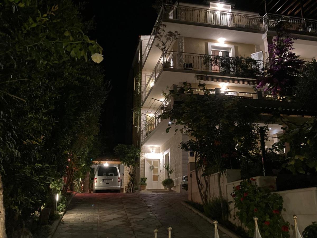 Guest House Adria Дуги Рат Екстериор снимка