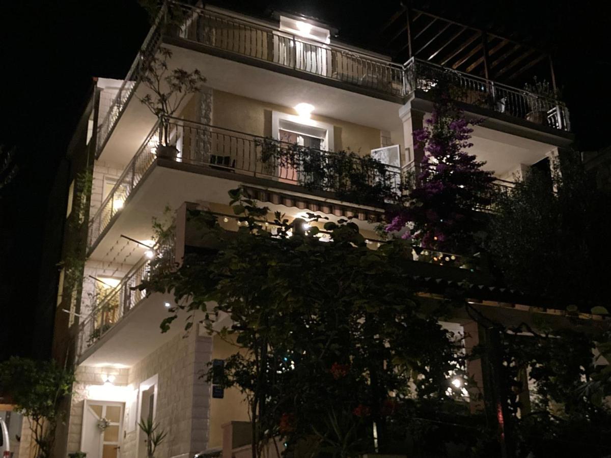 Guest House Adria Дуги Рат Екстериор снимка