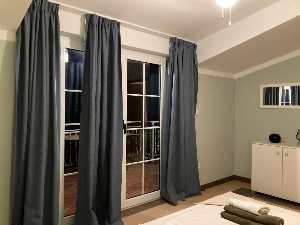 Guest House Adria Дуги Рат Екстериор снимка
