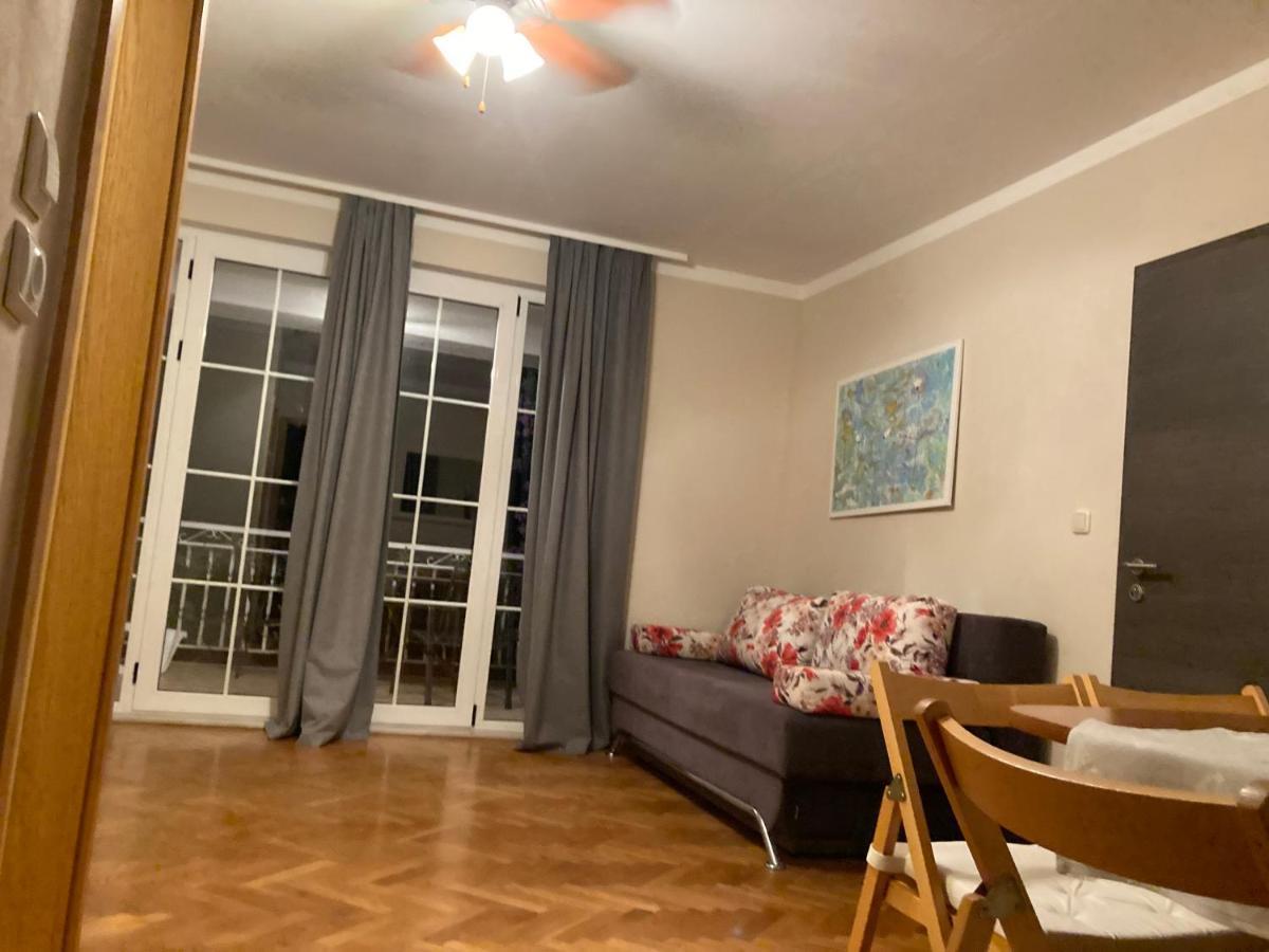Guest House Adria Дуги Рат Екстериор снимка