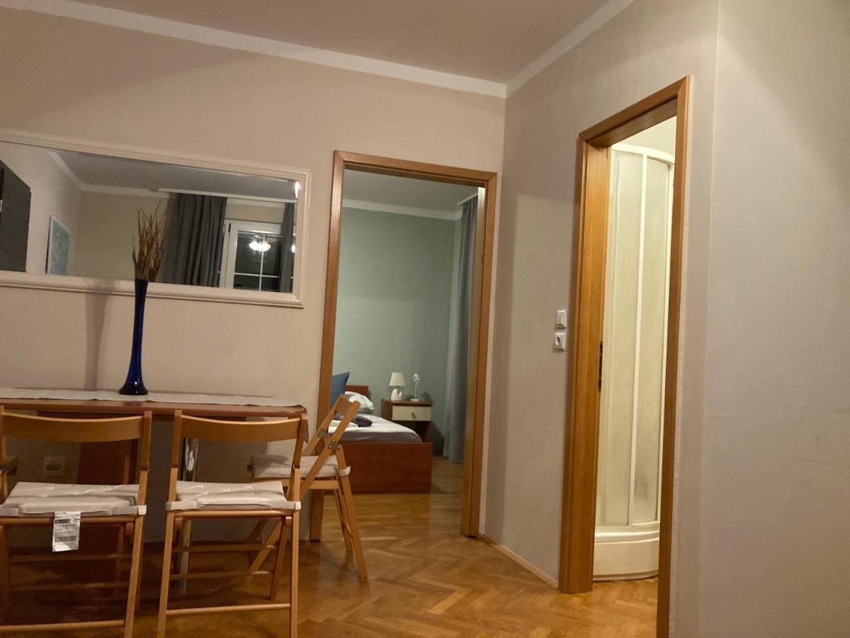 Guest House Adria Дуги Рат Екстериор снимка