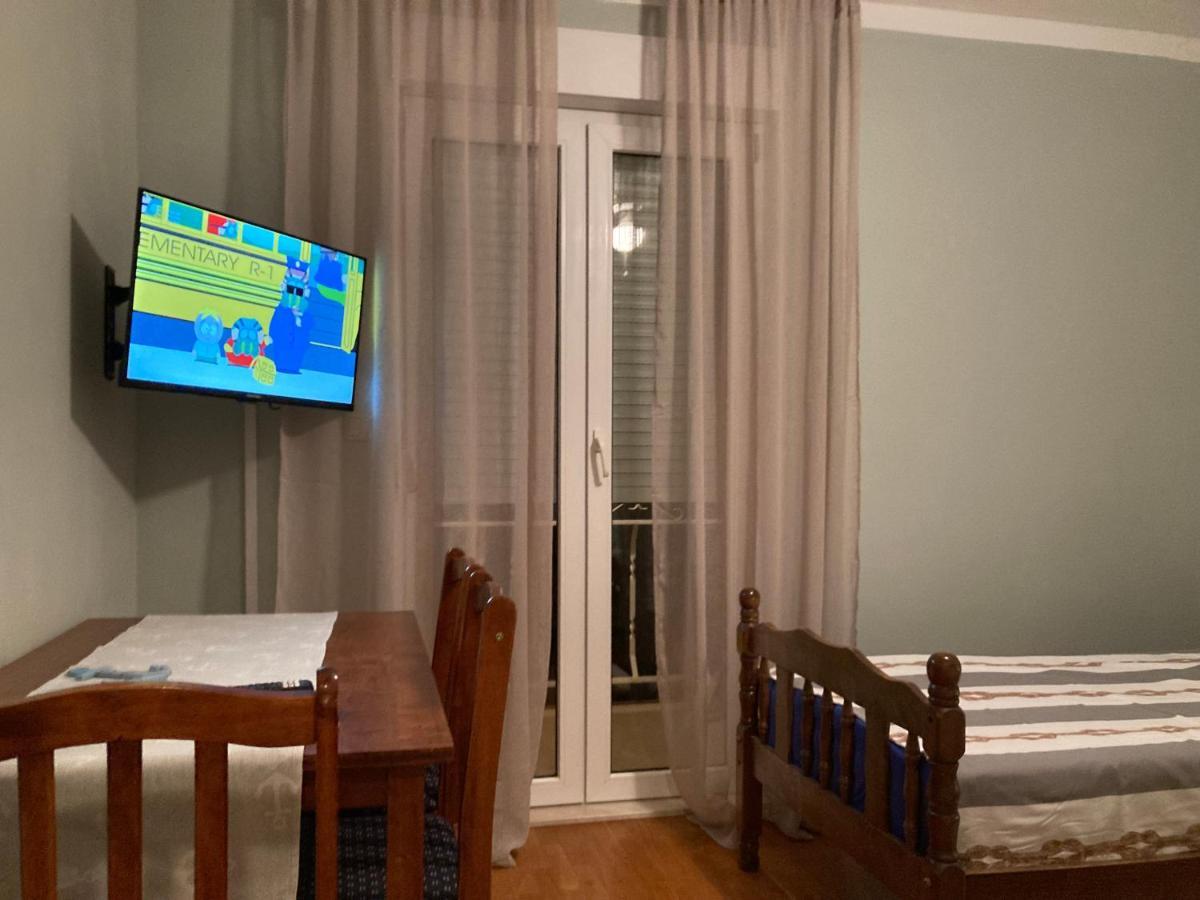 Guest House Adria Дуги Рат Екстериор снимка