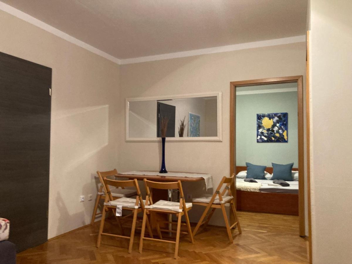 Guest House Adria Дуги Рат Екстериор снимка