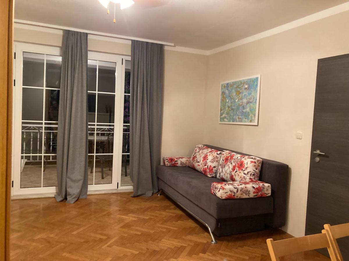 Guest House Adria Дуги Рат Екстериор снимка