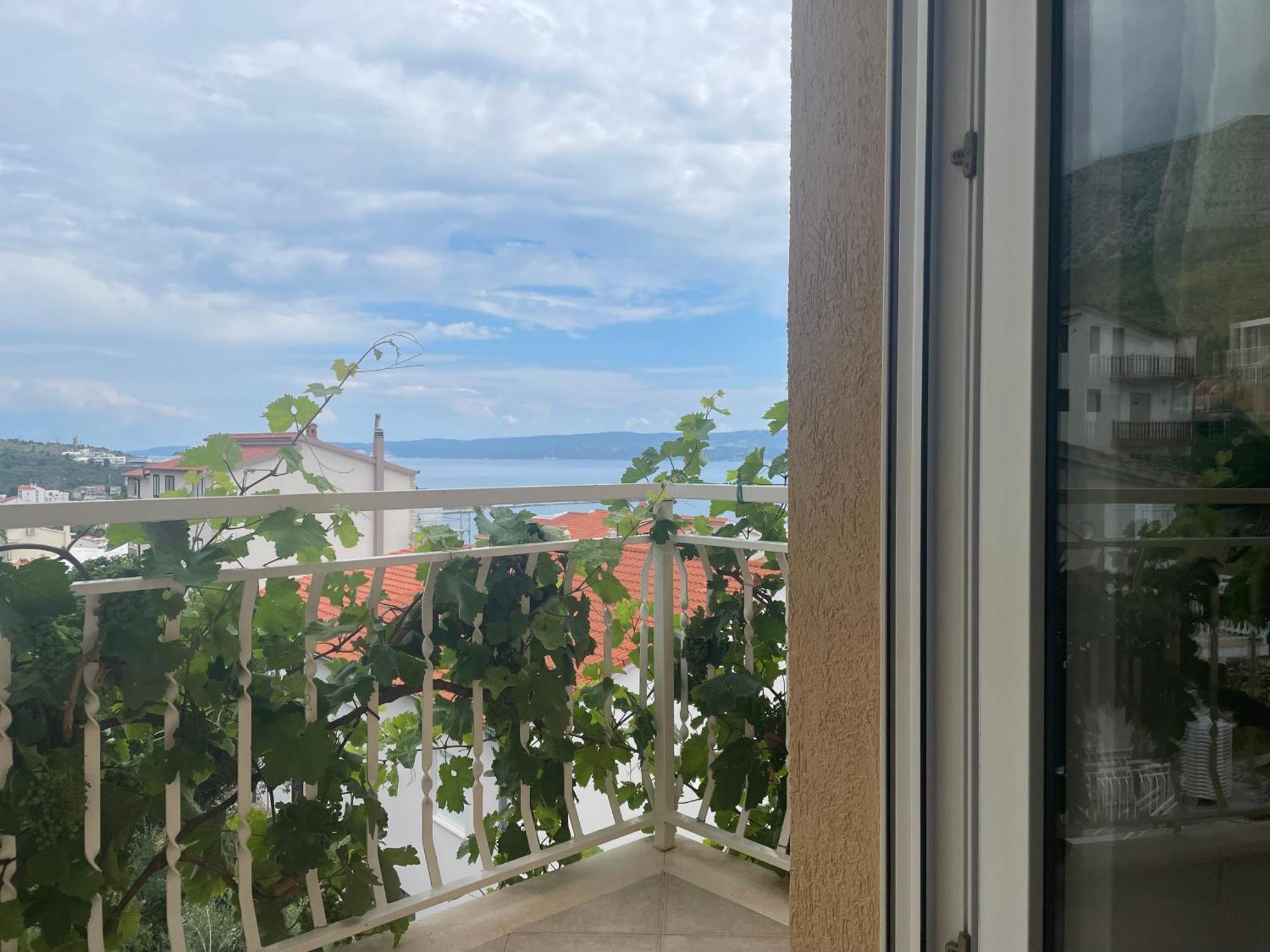 Guest House Adria Дуги Рат Екстериор снимка