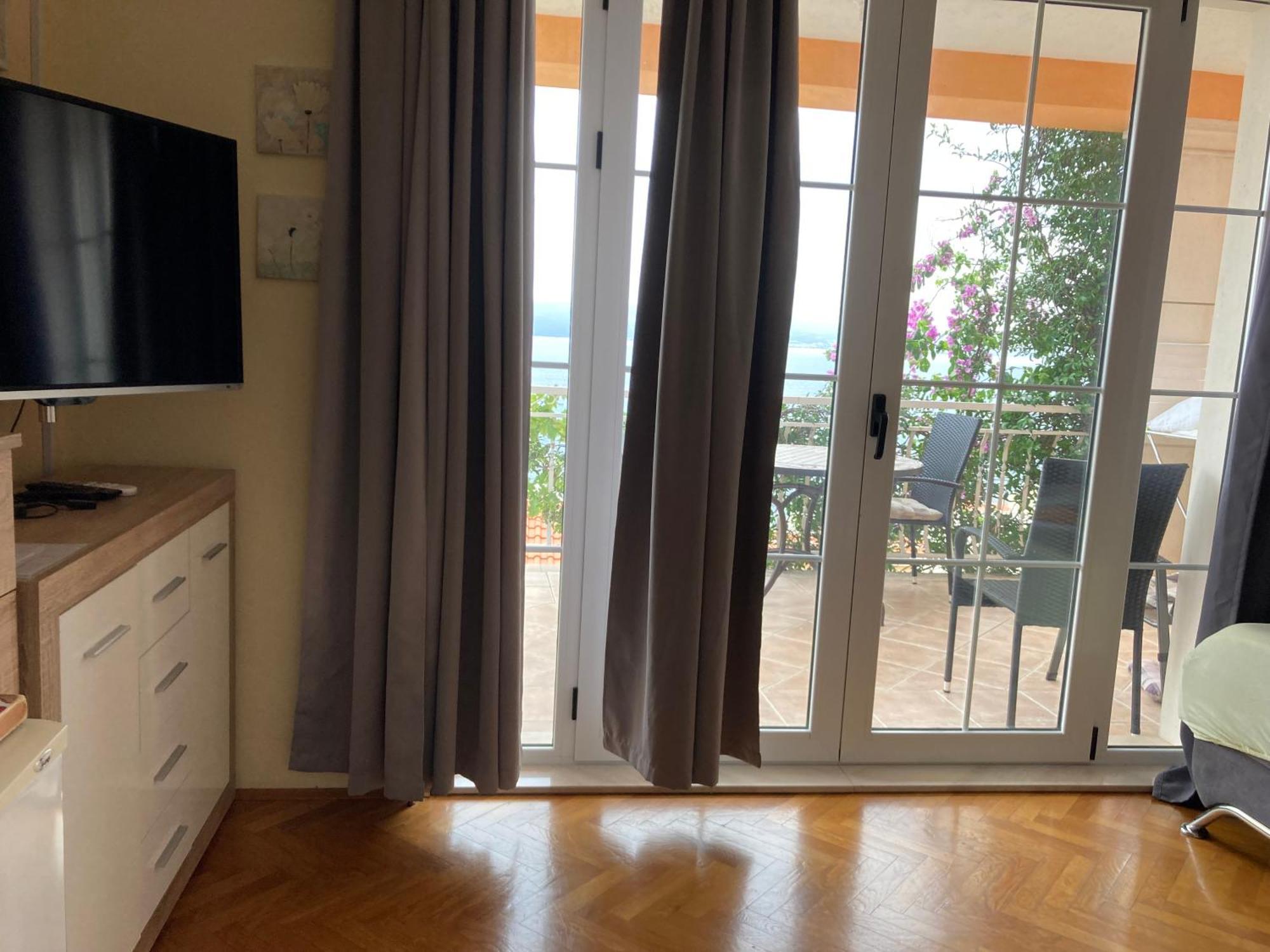 Guest House Adria Дуги Рат Екстериор снимка