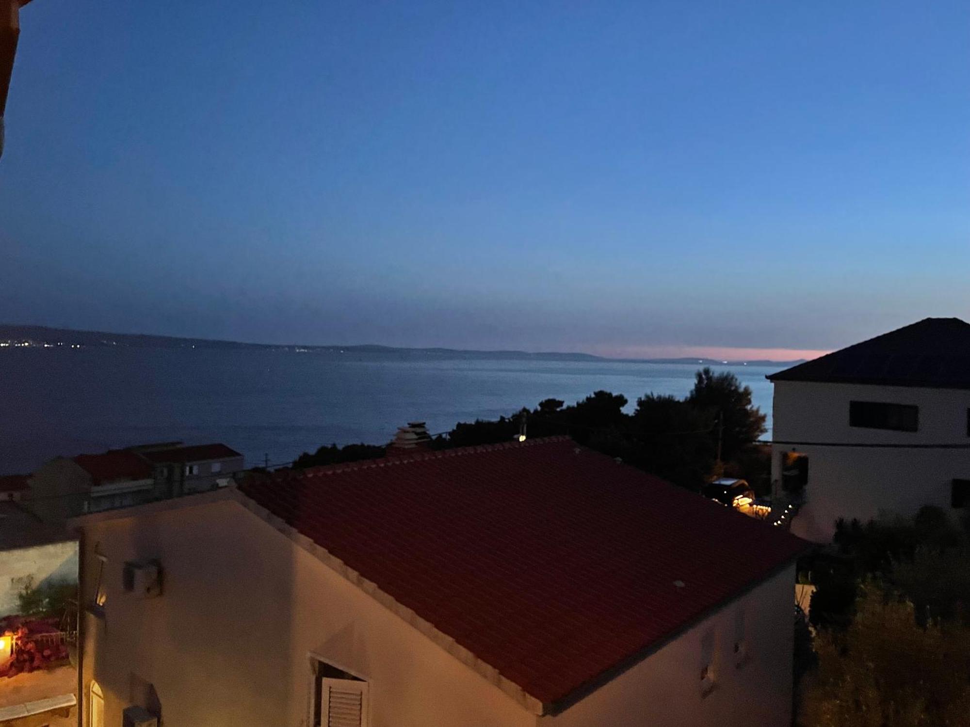 Guest House Adria Дуги Рат Екстериор снимка