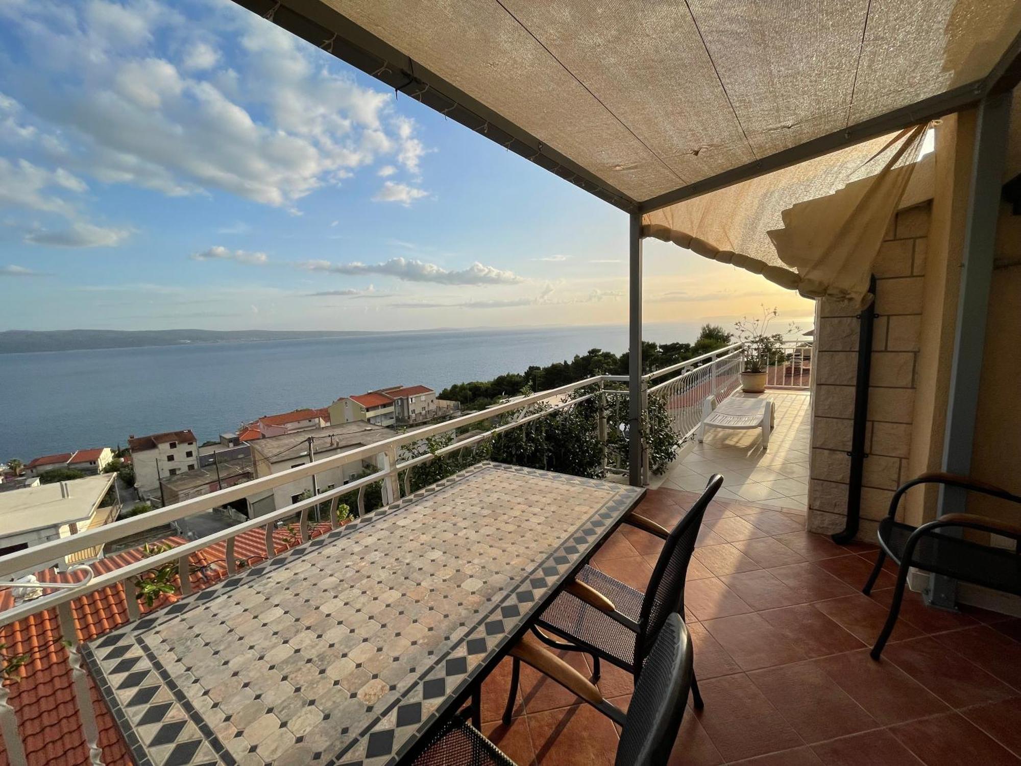 Guest House Adria Дуги Рат Екстериор снимка