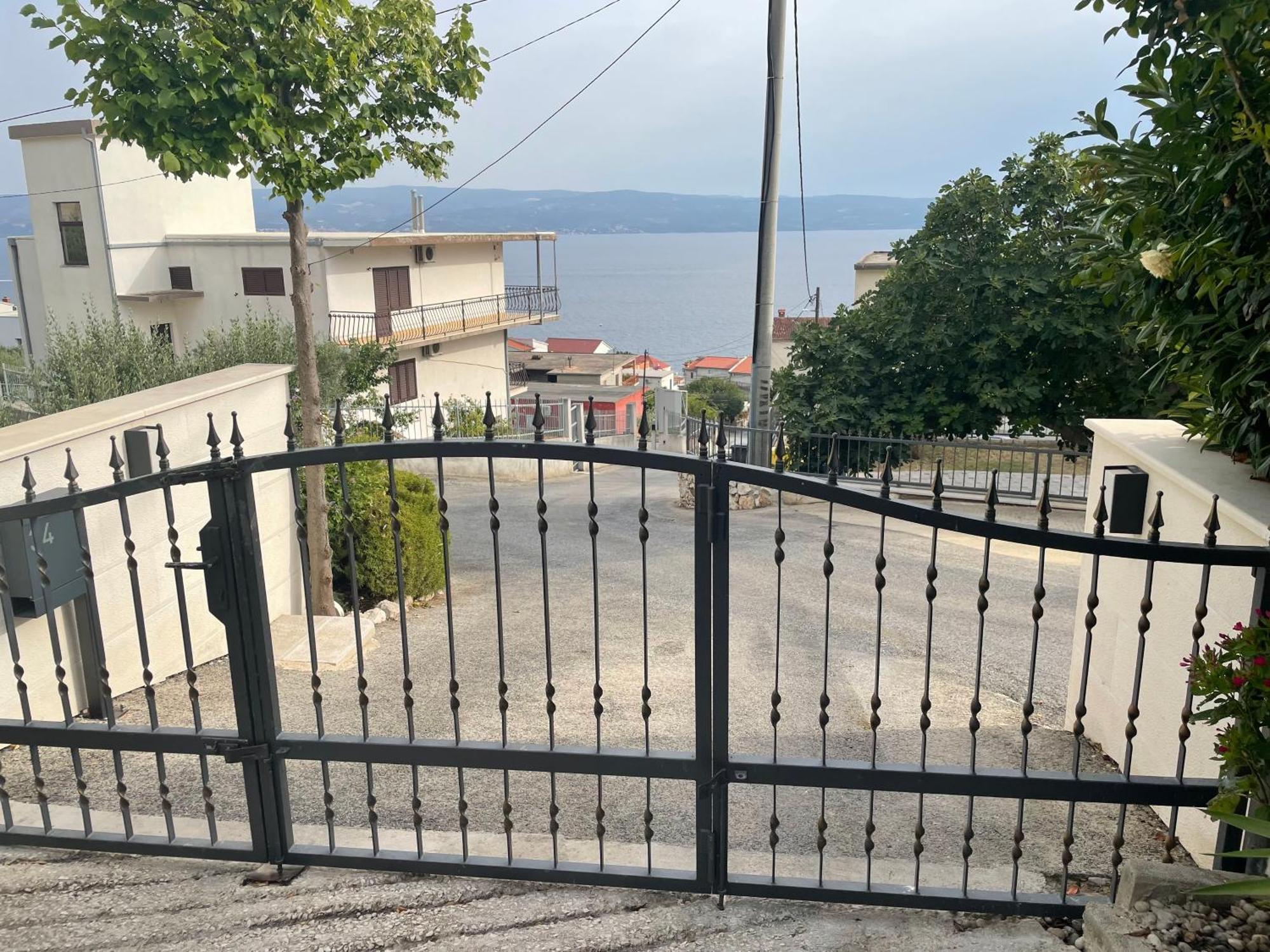 Guest House Adria Дуги Рат Екстериор снимка