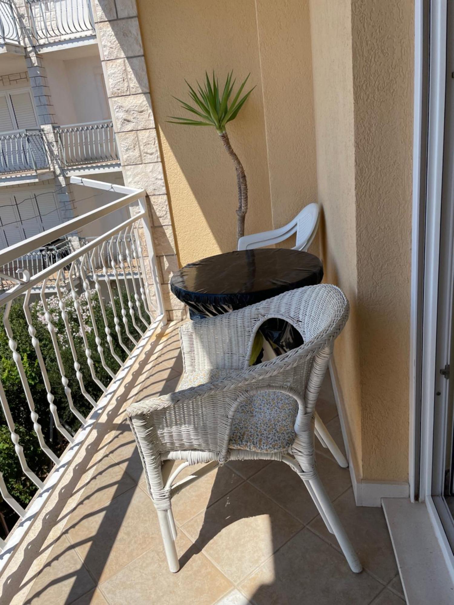 Guest House Adria Дуги Рат Екстериор снимка